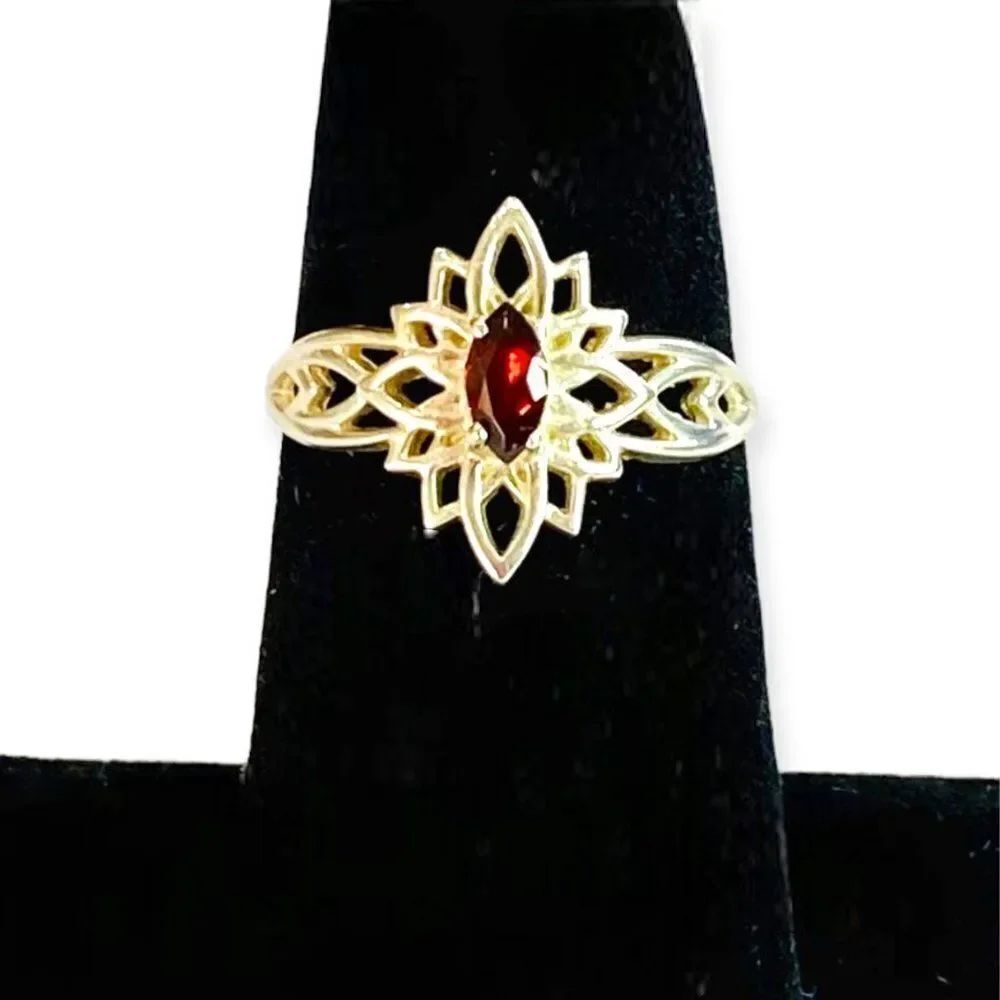 Garnet Gemstone Sterling Silver Celestial Star Ring Size 7 NEW